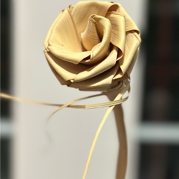 Handcrafted Dried Sweetgrass Roses - Picture 9 of 11